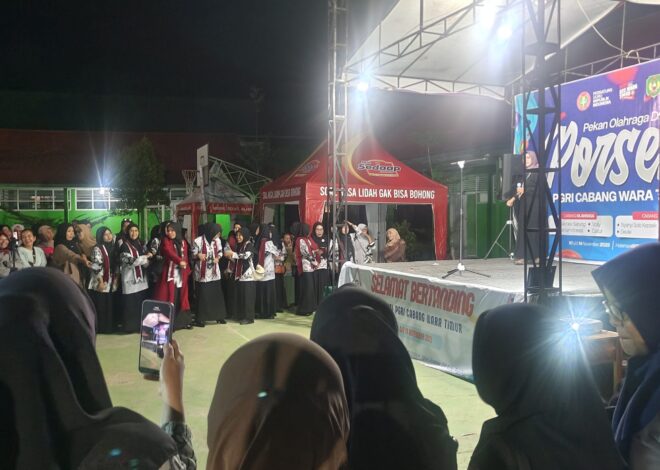 Porseni PGRI Wara Timur Bergemuruh, Guru dan Kepala Sekolah Tampil Memukau di Panggung Malam Seni