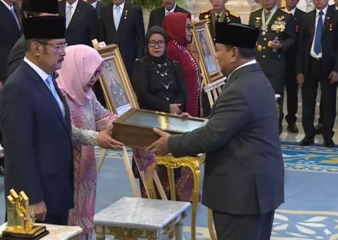 Soeharto Dianugerahi Gelar Pahlawan Nasional