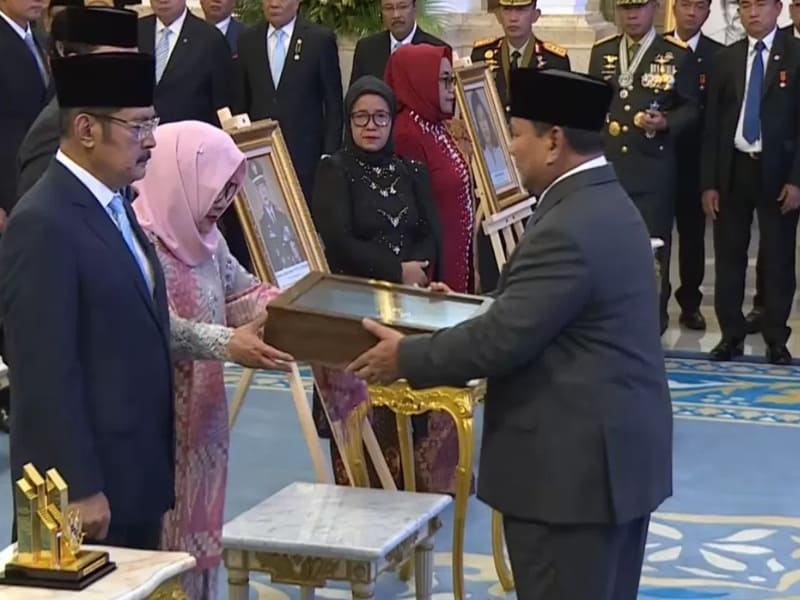 Soeharto Dianugerahi Gelar Pahlawan Nasional