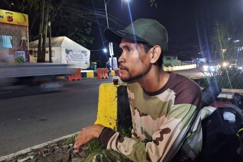 Viral Pedagang Cilok Jalan Kaki Demi Mudik ke Ciamis, Alasannya Bikin Haru!